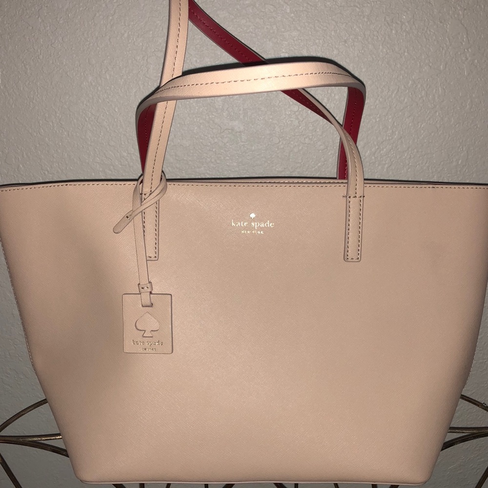 NWOT Tan/Red Kate Spade Tote with Zipper